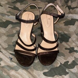 Bandolino Women's Glittery copper Strappy Sandals